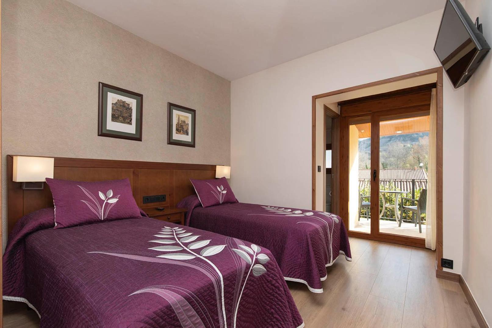 Hotel Cinca Escalona Buitenkant foto